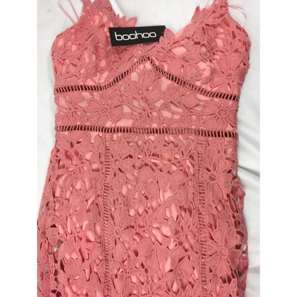 NWT boohoo Plus Plunge Ruffle Belted Mini Dress - Picture 3 of 12